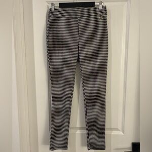 Tommy Hilfiger Black and White Houndstooth Pants - Size 6
